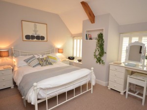 Wells holiday cottages - Carden Cottage Master Double Bedroom